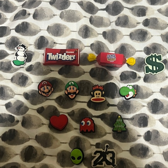 Croc jibitz originals and exclusive models - Picture 3 of 3